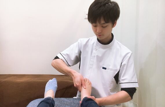 船橋市前原「くらしま整骨院」では、外反母趾の施術も行っています！